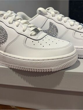 Women's White Low-Top Sneakers with Crystal Accent